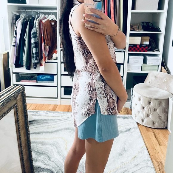 RACHEL ZOE Snake Skin Patterned Button Down - Picture 3 of 3